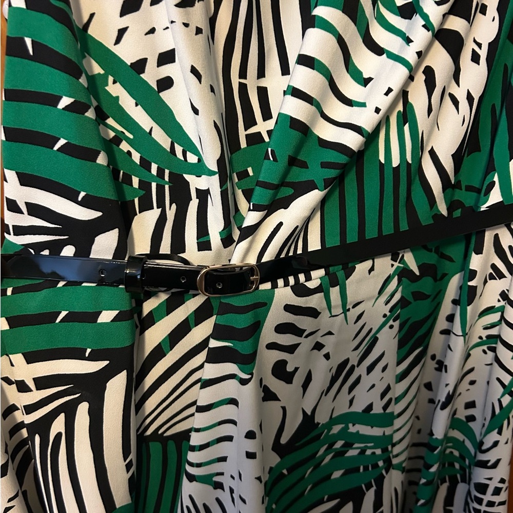 Dress Barn Darby palm leaf print dress with belt - Picture 4 of 5